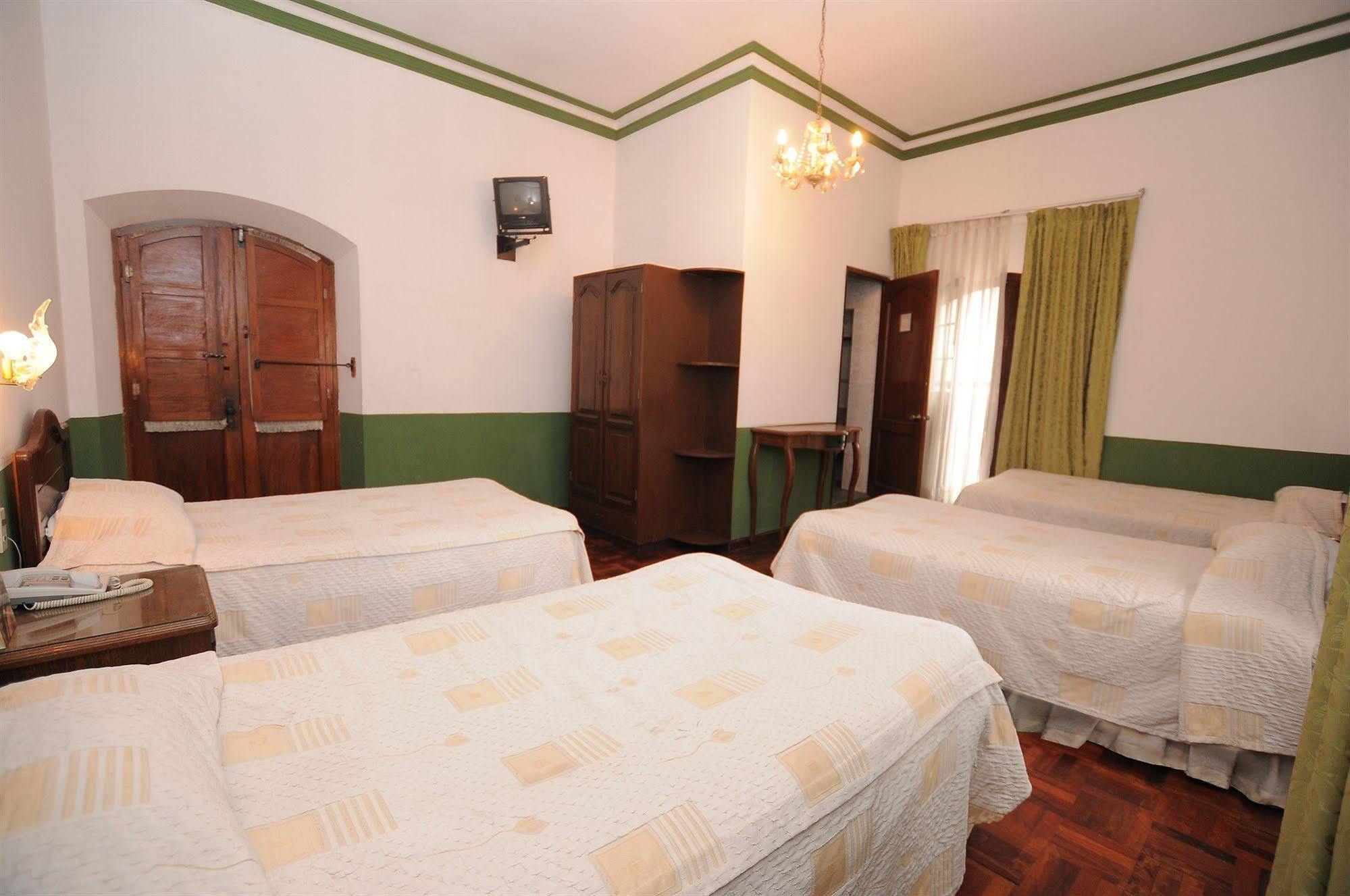 Hostal Recoleta Sur Sucre Bagian luar foto